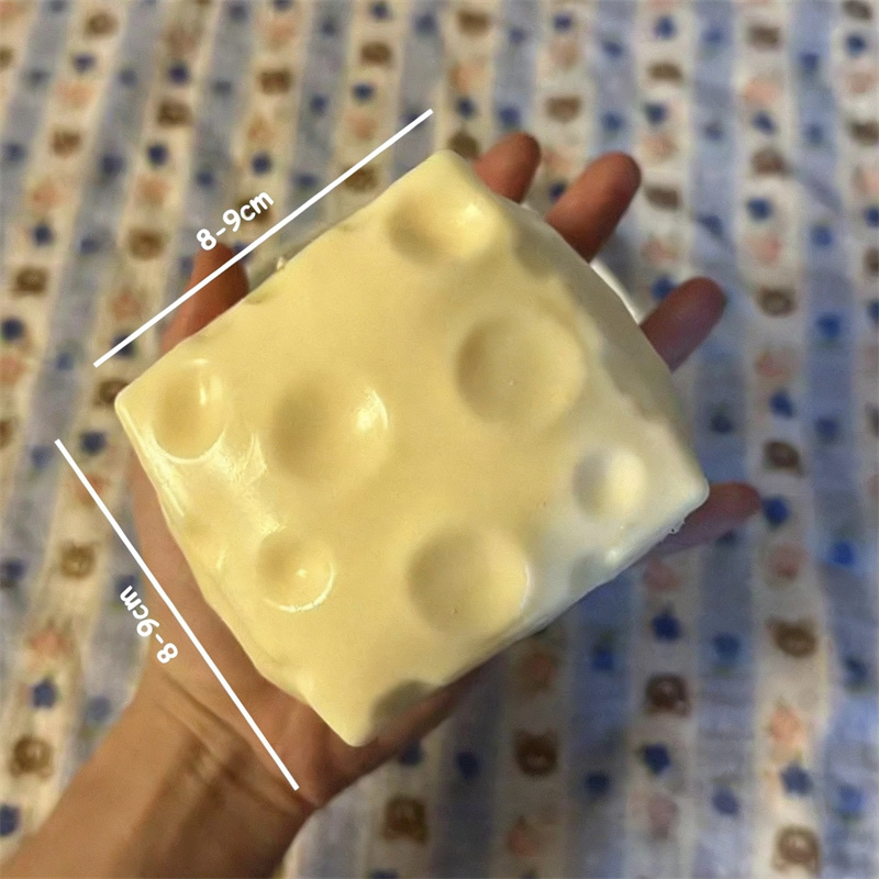 ◑ ジャンボチーズキューブストレスボール ビッグチーズ型押し - Fidget Cube Original のレビューと価格