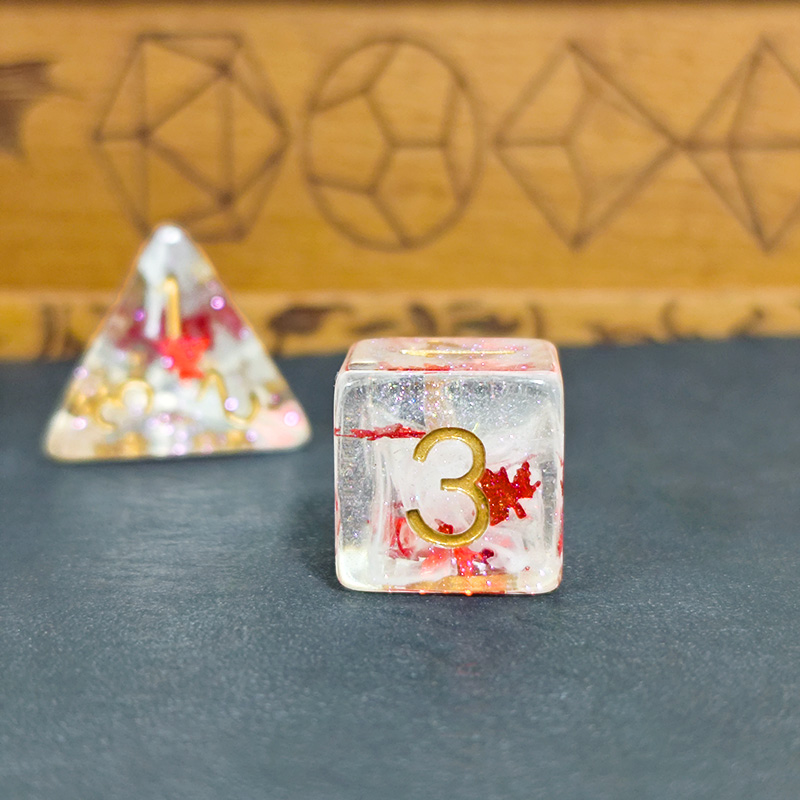 7 個 DND ダイス透明樹脂秋の紅葉多面体サイコロロールプ - Graded Card Display のレビューと価格